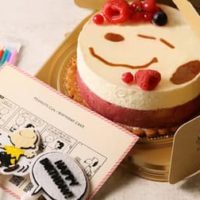 【本日発売】「SNOOPY BIRTHDAY ケーキ」PEANUTS Cafe オンラインショップに