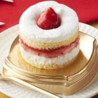 ミニストップ「苺のキャンドルケーキ」“パティスリッチ” 第5弾！ブランデー入りホイップクリームの大人なショートケーキ