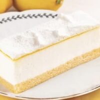 ドトール「レアチーズケーキ～レモンソース仕立て～」ホイップクリームとの間にレモンソースをサンド