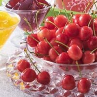 シャトレーゼ「山梨県産さくらんぼとフルーツのジュレ詰合せ」さくらんぼLサイズ500gとオレンジ・グレープフルーツ・巨峰・白桃・苺・シャインマスカットのゼリー