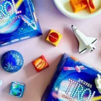 宇宙がテーマのチロルチョコ「スペースチロルBOX」火星・地球・木星イメージした3種フレーバー「マーズオレンジ」「アースソーダ」「ジュピターコーラ」アソート