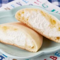 【本日発売】ローソンストア100「ぷにころ（ミルク）」「2色のロールケーキ（キャラメル）」「マロンデニッシュ」など新入荷スイーツ・菓子パン