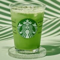 スタバ「抹茶 ティー ラテ（アイス）」待望のレギュラーメニューに！抹茶の甘み＆ほろ苦さをミルクとともに