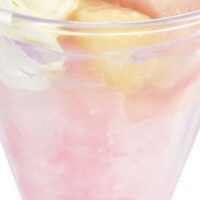 スシロー「もものかき氷パフェ」白桃アイス＆コンポート・すもも入り！「ソーダのかき氷パフェ」ソーダ＆ミルクアイスにマンゴーとゼリーをトッピング！