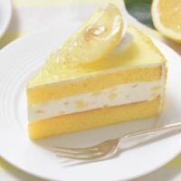 銀座コージーコーナー「瀬戸内レモンのショートケーキ」スポンジ・クリーム・ジュレ・トッピングまでレモンづくし！ジューシーでまろやかな酸味広がる