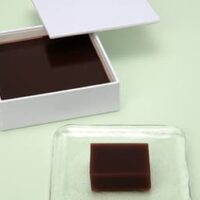 とらや 水羊羹「絹・深紫」できたてを1日限定で販売!そのままでも冷やしてもおいしい なめらか食感&みずみずしい小豆の味わい