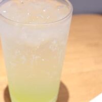 【実食】モス「ライム＆ライチソーダ」夏にぴったり！シュワッと後味爽やかドリンク アロエ葉肉入り