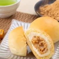 「とろけるくりーむパン きなこもち」「とろけるくりーむ大福 きなこもち味」八天堂×チロルチョコ きなこもち20周年コラボ！