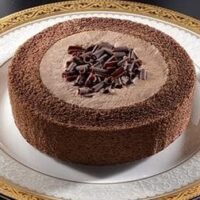 【本日発売】ローソン「プレミアムロールケーキ（濃厚ショコラ）」チョコ生地とチョコクリームの相性抜群！チョコ味のプレミアムロールケーキ