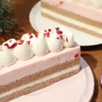【食レポ】スタバ（スターバックス）新作クリスマススイーツ「ストロベリー メリークリーム ケーキ」11月1日発売 甘酸っぱいストロベリームース＆コクのあるメリークリーム