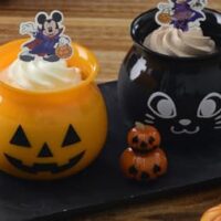 銀座コージーコーナー「＜ミッキーマウス＞パンプキンプリン」「＜ミニーマウス＞チョコプリン」おうちハロウィンや持ち寄りスイーツに最適！10月13日発売