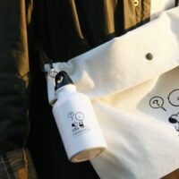 【本日発売】PEANUTS Cafe（ピーナッツカフェ）「2024 LUCKY BAG」オンラインショップ先行販売！廃棄食材を生かしたメッセンジャーバッグに限定アイテムがセット