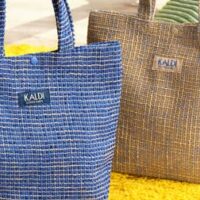 【本日発売】カルディ 選べる2種の「ウィンターバッグ」バッグ限定のお菓子入り！税込1,600円 色はブルーとマスタード