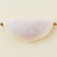 【本日発売】とらや「花びら餅」新年を祝うめでたいお菓子　関東・中部地方では餅製　近畿地方では求肥製