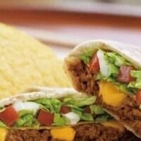 Taco Bell中目黒店がグランドオープン　期間限定スイーツ「うさチュロあいす」を発売