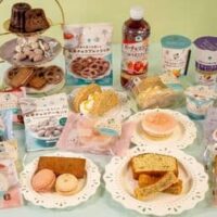 ファミマでアフタヌーンティー「ロイヤルミルクティーフラッペ」「桃と紅茶のケーキ」「アールグレイメロンパン」など25品展開!