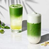 スターバックス ティー ＆ カフェ「抹茶 ピスタチオムース ティー ラテ」「抹茶 グリーン ティー スパークリング」ひんやり濃厚ドリンク！