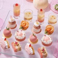 コンラッド東京 爽やかな甘さで人気の桃を使ったアフタヌーンティー|「ピーチアフタヌーンティー“フレッシュ・モーメント”」と「ピーチナイトティー」を8月31日まで提供中
