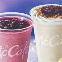 マクドナルド「ミックスベリーヨーグルトスムージー」「ブルーベリーチーズケーキフラッペ」「マカロン ばなな」寄り道マックキャンペーン第3弾!
