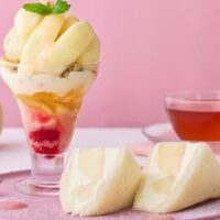 【2025年夏】アフタヌーンティー・ティールームで楽しむ、白桃づくしの夏限定スイーツが登場！ブランド白桃の店舗限定スイーツプレートも