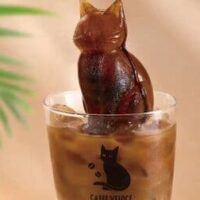 【本日発売】カフェ・ベローチェ「黒ねこ サマーバッグ2025」リネン風バッグ・ねこ型製氷トレー・ねこ足グラス・フードメニュー引換券のセット！