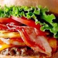 【2025年夏】ハワイアンメニュー・フェアまとめ！マクドナルド・ファミリーマート・ロッテリア・ピザーラ・丸亀製麺・クアアイナの6ブランド