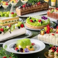 夜にスイーツをお腹いっぱい食べたい!横浜ベイシェラトンで「ナイトスイーツブッフェ-シャインマスカット&ピオーネ-」が開催中|8/6~9/25までで毎週水・木のみ開催