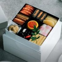 【保存版】DEAN & DELUCA(ディーン&デルーカ)おせち2026|三段重の豪華ラインナップ&予約方法まとめ