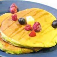 簡単・人気【アボカドレシピ】まとめ第3弾！「パクチーとアボカドのナムル」「アボカドのにんにくごまポン酢」「アボカドホットケーキ」など5選