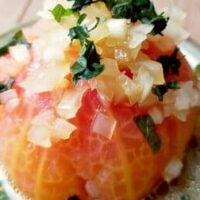 簡単・人気【トマトレシピ】まとめ第2弾!おかずにぴったり「トマトとオクラの中華スープ」「えびとトマトのカレー炒め」「トマトのお浸し」など5選