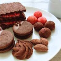 いちご×ショコラの大人可愛いクッキー缶。パティスリー ロリアンコティ「ルージュボヌール ショコラ」を実食│ANoTHER IMPERIAL HOTELバレンタインセレクション実食レポ【第3弾】