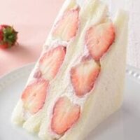 【3月13日はサンドイッチデー】コンビニ各社から新発売のサンドイッチを一挙紹介！おやつにぴったりの春らしいサンドイッチも