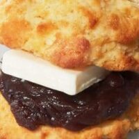 【2026年4月】スターバックス 季節のおすすめフードまとめ「ブルーベリーレアチーズケーキ」「あんバタースコーンサンド」など