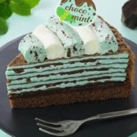 【2026年最新版】チョコミント新商品まとめ「チョコミントミルクレープ」「世にもおいしい黒いチョコミントブラウニー」など