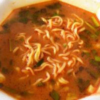 【OKストア限定】ラ王 シビ辛味噌を実食！じんわり辛くて刺激的な一杯をレビュー