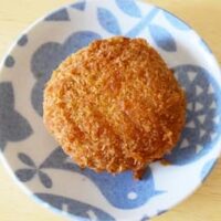 【ファミマ新作実食】数量限定「極旨ビーフメンチカツ」を食べてみた